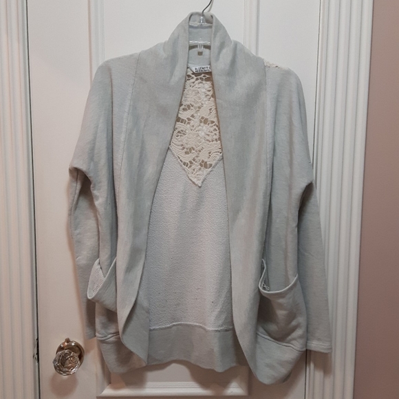 🛍️ Slouchy sweater with lace back - Picture 1 of 3